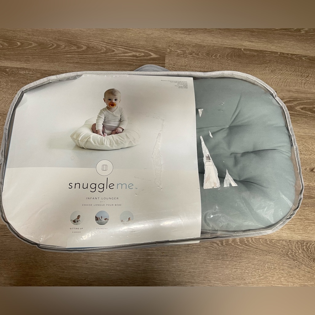 Snuggle Me Infant Lounger With Cover